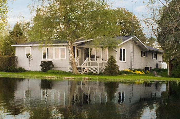 Prince edward county cottage rental waterfront